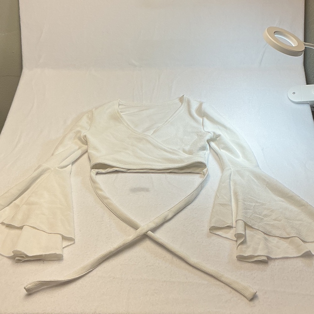 White Wrap Bell Sleeve Top crop top Sz L. 0343